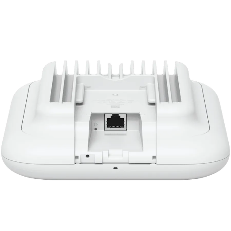 Ubiquiti U7-Outdoor All-weather WiFi 7 AP with 4 spatial streams, an integrated directional super antenna, and versatile mounting options Slika 4