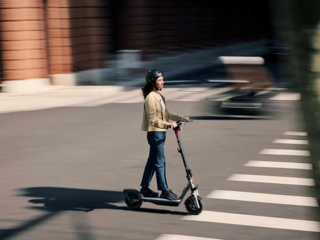 Segway Elektricni trotinet SEGWAY NINEBOT F3 E Slika 11