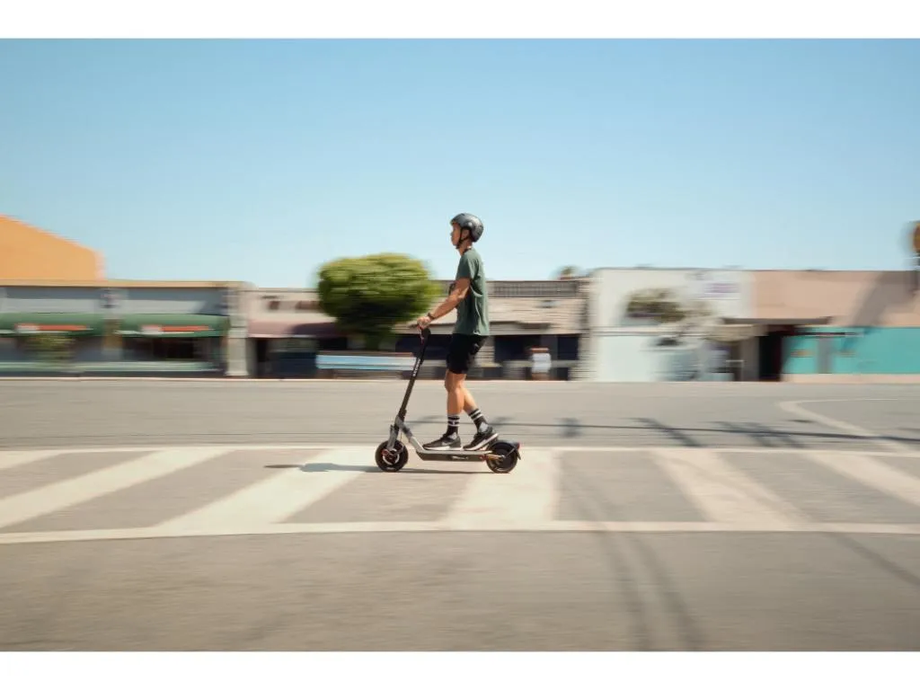 Elektricni Trotinet SEGWAY NINEBOT E3 E Silver Slika 8