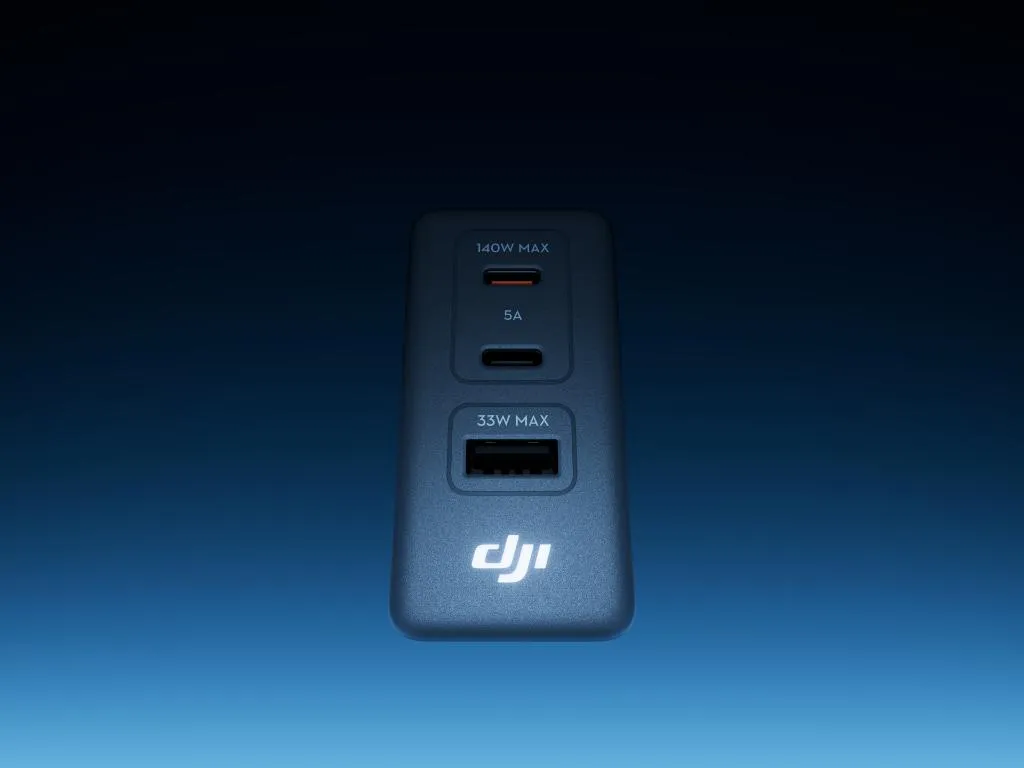 Punjac DJI Power 140W GaN Charger (EU) Slika 10