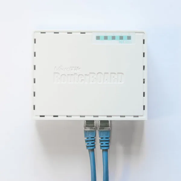 LAN Router MikroTik RB750Gr3 hEX 5xGigabit LAN Slika 3