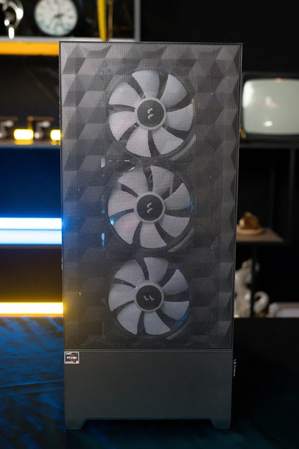 DSC - Powered by Kingston Računar DSCL Ryzen 9 7900X/64GB/M.2 2TB/RTX5080 16GB/1050W Slika 3