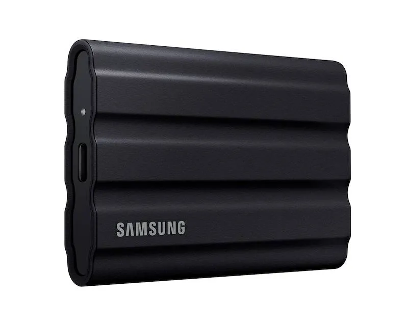 SAMSUNG Portable T7 Shield 4TB crni eksterni SSD MU-PE4T0S Slika 1