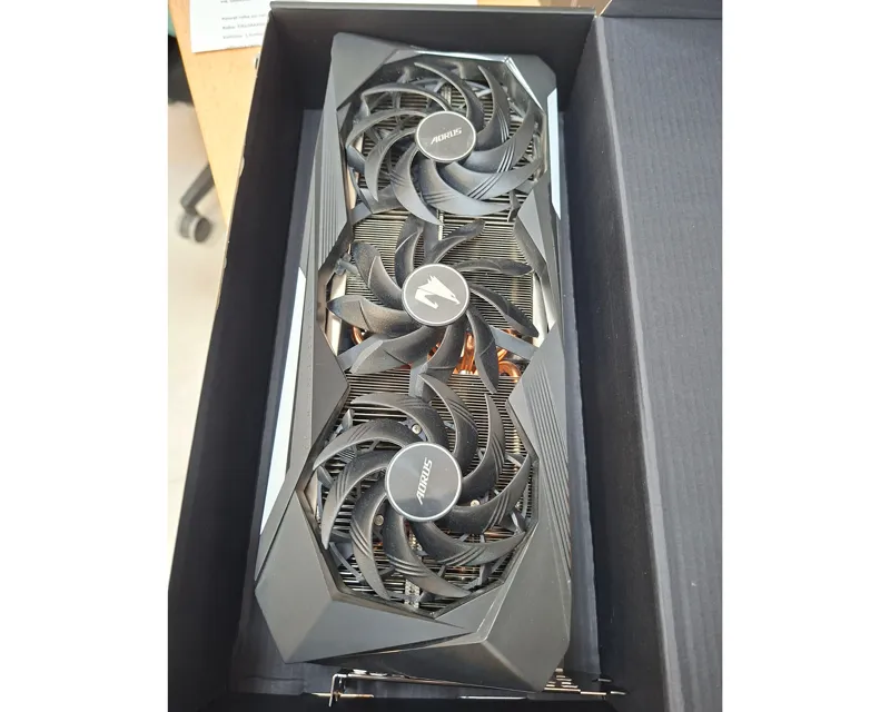 GIGABYTE AMD Radeon RX 6900 XT 16GB 256bit GV-R69XTAORUS M-16GD rev 2.0 outlet  Slika 6
