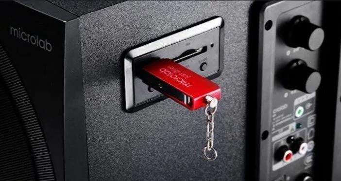 Microlab M300BT Drveni 2.1 38W RMS(14W,2x12W) SD, USB, FM, BLUETOOTH, black, 3.5mm Slika 2