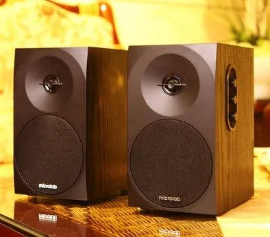 MICROLAB Microlab B70BT Aktivni drveni zvucnici 2.0 20W RMS(2x10W) 3,5mm Bluetooth Slika 3
