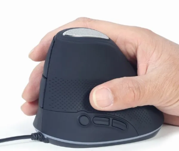 GEMBIRD MUS-ERGO-03 Gembird Ergonomic Opticki mis 3600Dpi 6-button black 105mm USB Slika 3