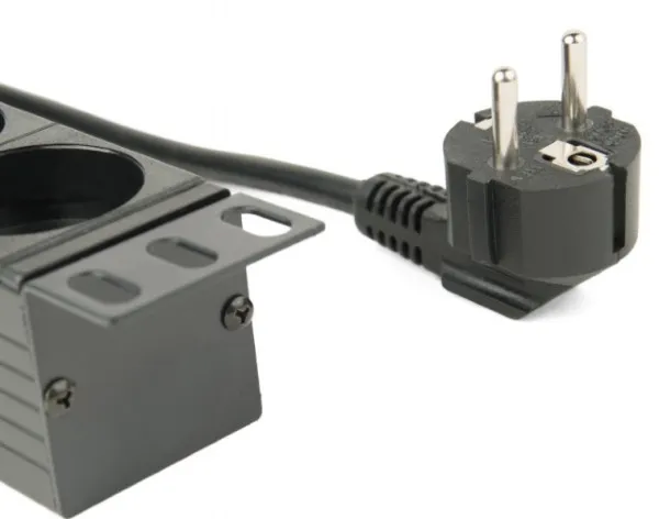 GEMBIRD EG-PDU-014 Gembird Produzni kabl sa zastitom 8 uticnica 16A, PDU 1U, aluminium, 3m Slika 6
