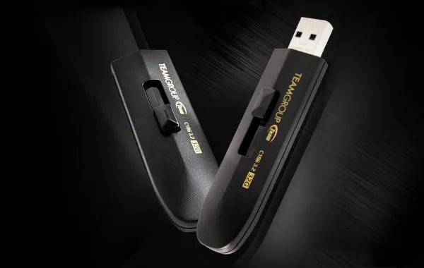 TEAM GROUP TeamGroup 32GB C186 USB 3.2 BLACK TC186332GB01 Slika 3
