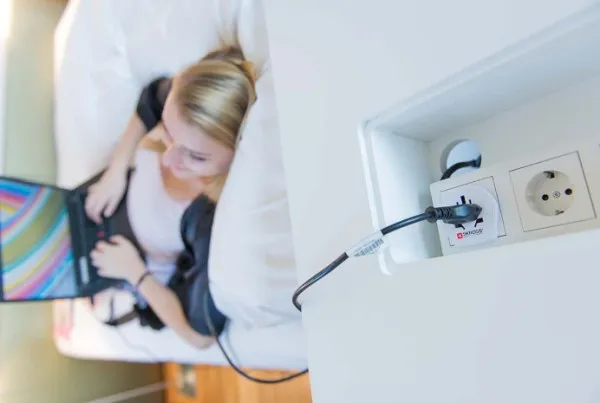 NEDIS Travel adapter SKR1500211E univerzalni Svetski na Evropski 13A Slika 4