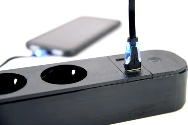 TSL-PS-S4U-01 Gembird pametni produzni kabl sa USB punjenjem, 4 uticnice, 1,5m crni Slika 2