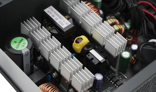 DeepCool PF750 Napajanje 80PLUS 750W 1x 20+4pin, 2x 4pin, 2x PCI-E(6+2)x2, 1x EPS 8pin(4+4), 120mm Slika 8