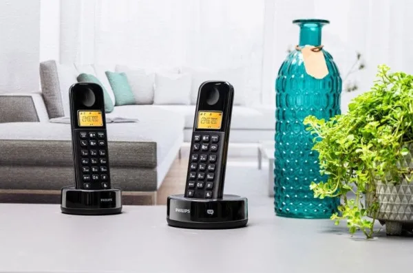 PHILIPS Fiksni bezicni telefon sa dve slusalice Philips D160 DUO Ekran 1.6inc, Black Slika 2