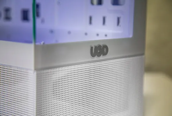 UGD Kuciste Stealth 3333 ATX, staklena prednja i bocna strana, ugradjen 1x ARGB kuler, Belo Slika 3