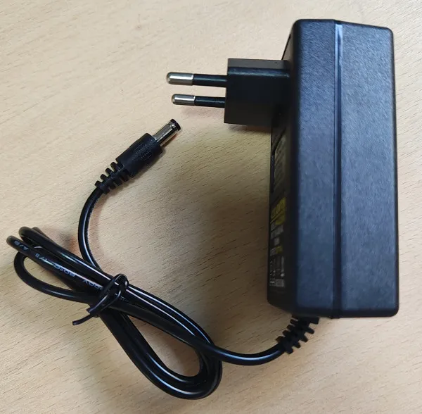 GEMBIRD NPA-AC20010 Gembird 20V/1A 20W, Coper punjac sa uzemljenjem, konektor 5.5x2.5/2.1mm Slika 1