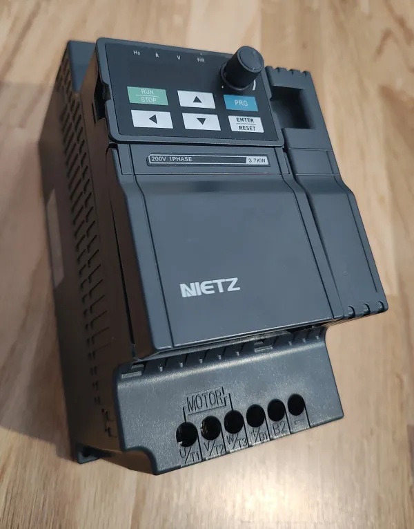 Inverter NIETZ NZ2200-03R7G, 1PH 220V Output: 3PH 220V 16A, 3,7kW Slika 4