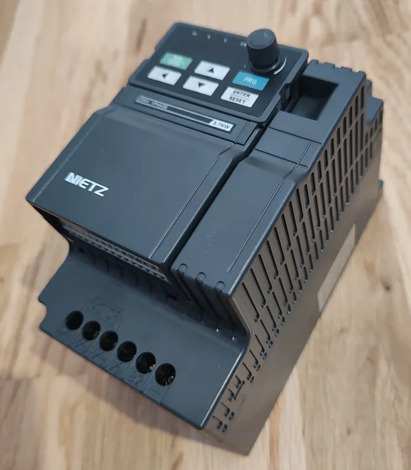Inverter NIETZ NZ2200-03R7G, 1PH 220V Output: 3PH 220V 16A, 3,7kW Slika 6
