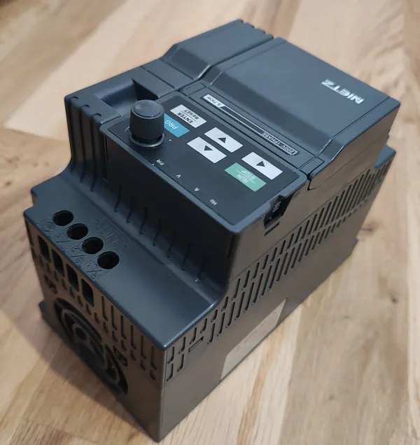 Inverter NIETZ NZ2200-03R7G, 1PH 220V Output: 3PH 220V 16A, 3,7kW Slika 2