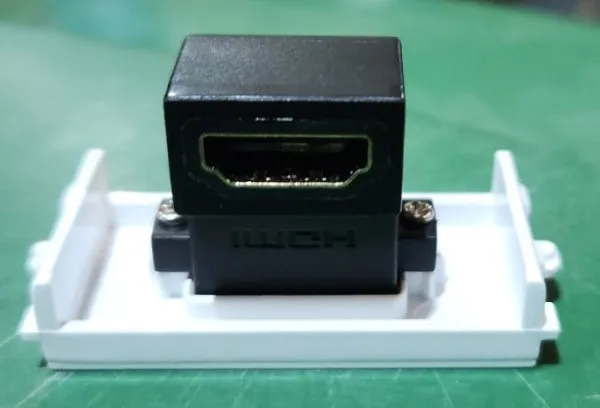 HDMI zidna utiènica ugaona Ugreen MM113 90 stepeni Slika 5