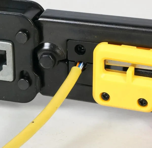 T-WC-05 Gembird Klesta za krimpovanje i secenje RJ45/RJ12/RJ11 (za prolazne konektore) Slika 5