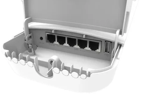 MikroTik RBOmniTikPG-5HacD OmniTik 5 PoE ac with RouterOS L4 with case,bela Slika 4