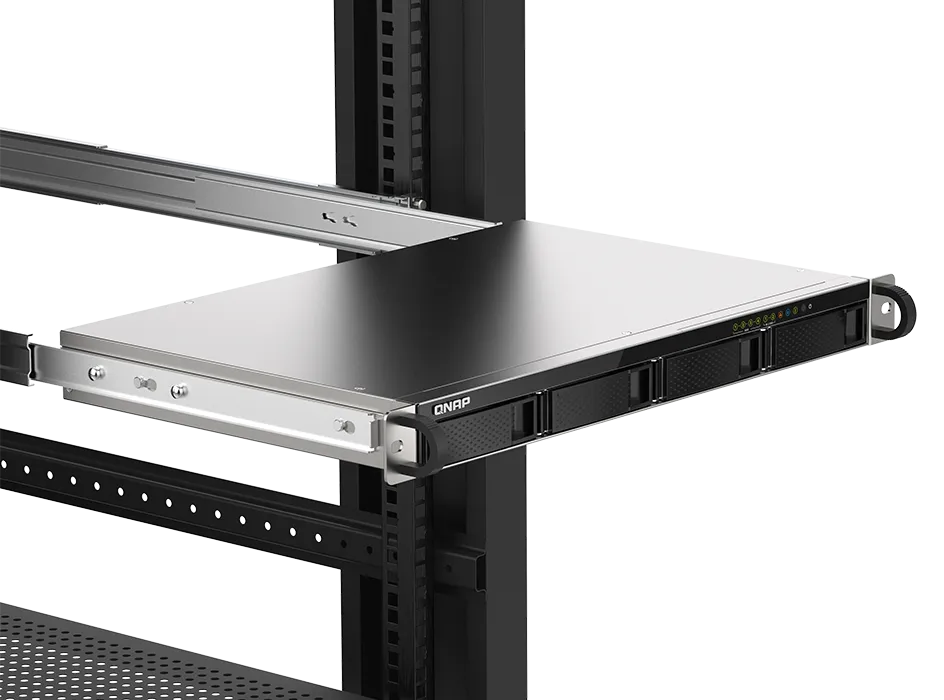 QNAP TS-435XeU-4G NAS Storage Slika 1
