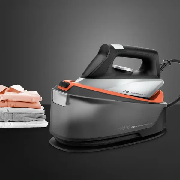 Parna stanica Ufesa Absolute steam luxe snaga 2400W/zapremina 1.2l/para 330g Slika 2