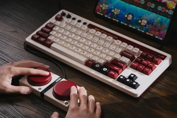 Bežična tastatura 8BitDo Retro 87/mehanička/Fami Edition + Dual Super Buttons Slika 2