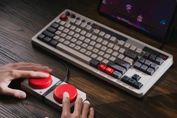 Bežična tastatura 8BitDo Retro 87/mehanička/RGB/N Edition + Dual Super Buttons Slika 2