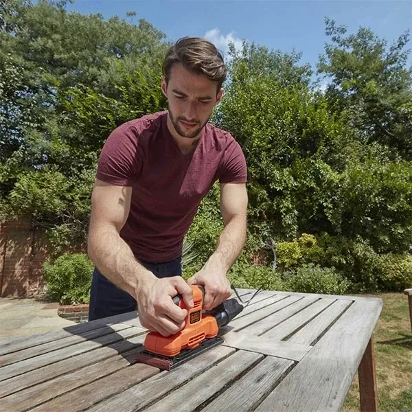 BLACK & DECKER BEW220 Vibraciona brusilica Slika 2