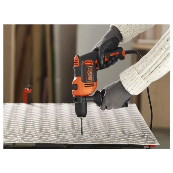 BLACK & DECKER BEH710SA32 Udarna bušilica + 32-delni set nastavaka Slika 2